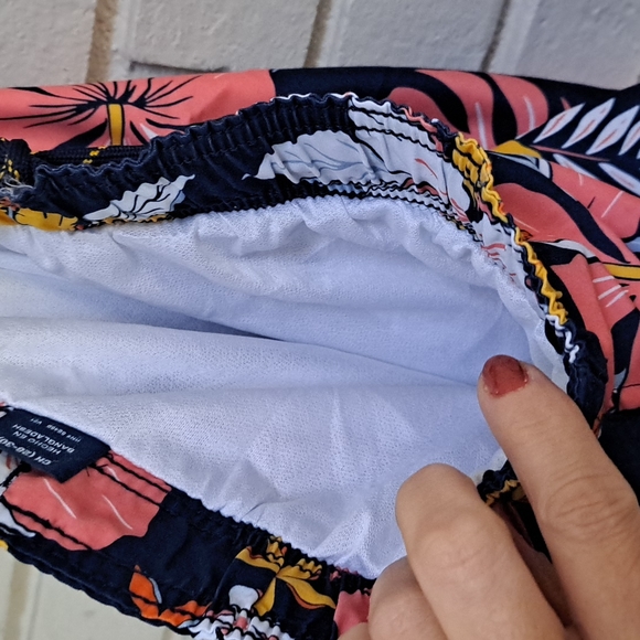 Mens Tropical Multicolor Swim Trunks. Size Small (28-30) NWT - Picture 5 of 7